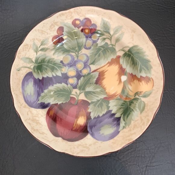 Napa Valley By Noble Excellence Grapes Fruit Leaves Green Red Purple Tan Saucers - Picture 2 of 6